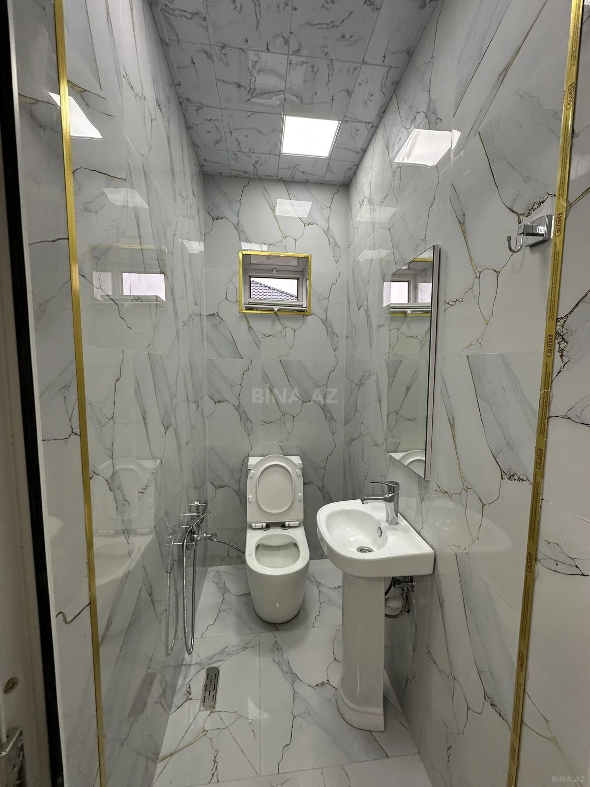 Satılır 5 otaqlı həyət evi 190 m²