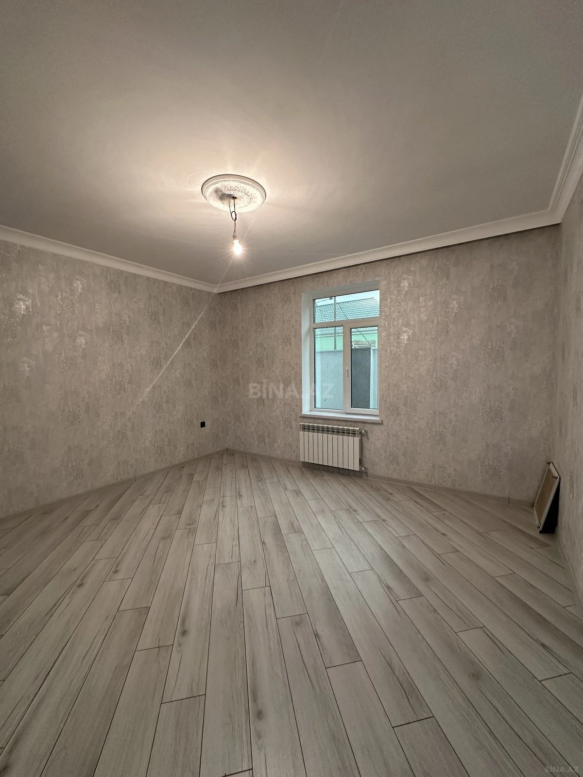 Satılır 5 otaqlı həyət evi 190 m²