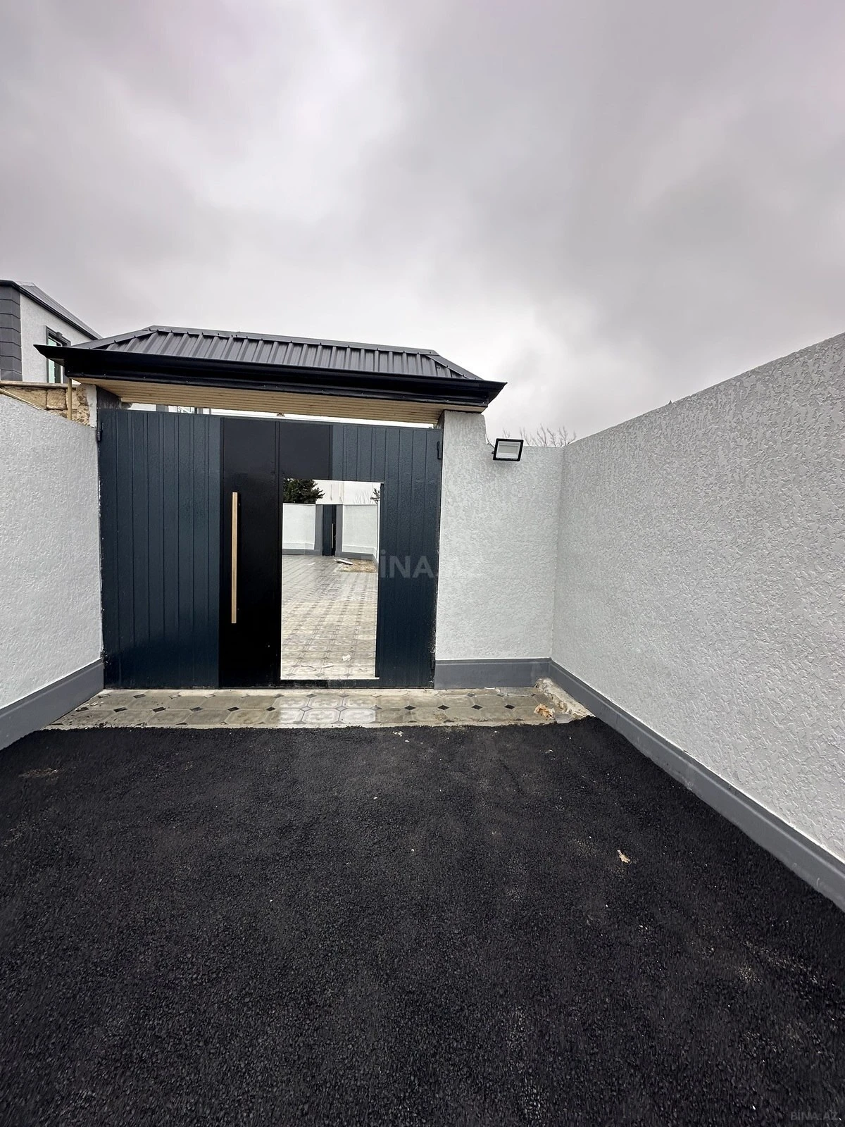 Satılır 5 otaqlı həyət evi 190 m²