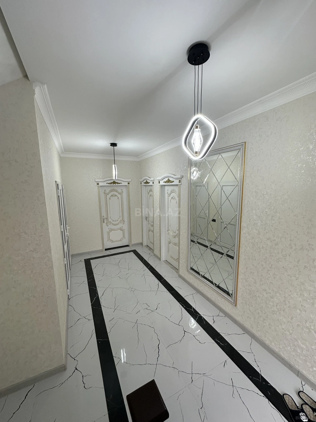 Satılır 5 otaqlı həyət evi 190 m²