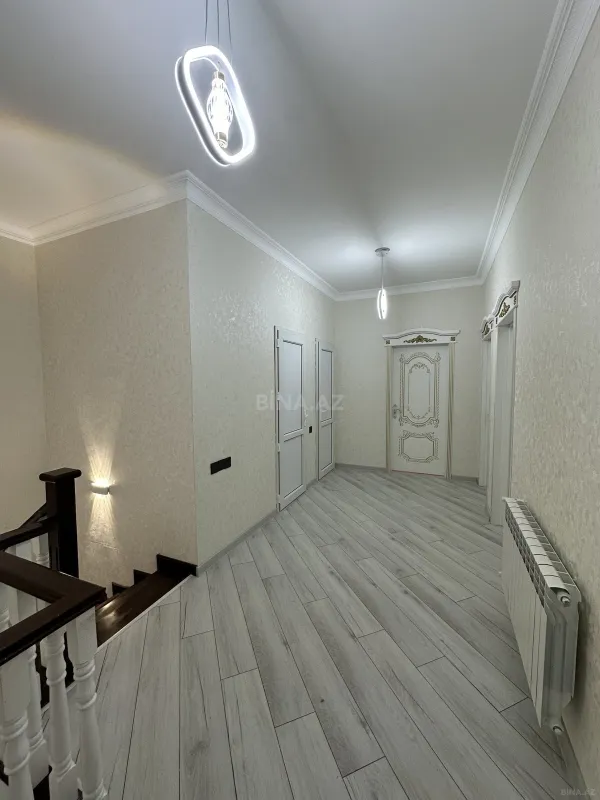 Satılır 5 otaqlı həyət evi 190 m²
