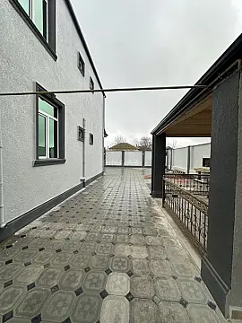 Satılır 5 otaqlı həyət evi 190 m²