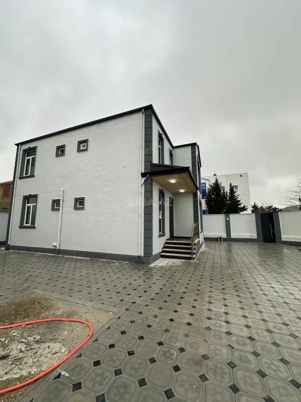 Satılır 5 otaqlı həyət evi 190 m²