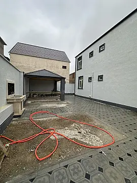 Satılır 5 otaqlı həyət evi 190 m²