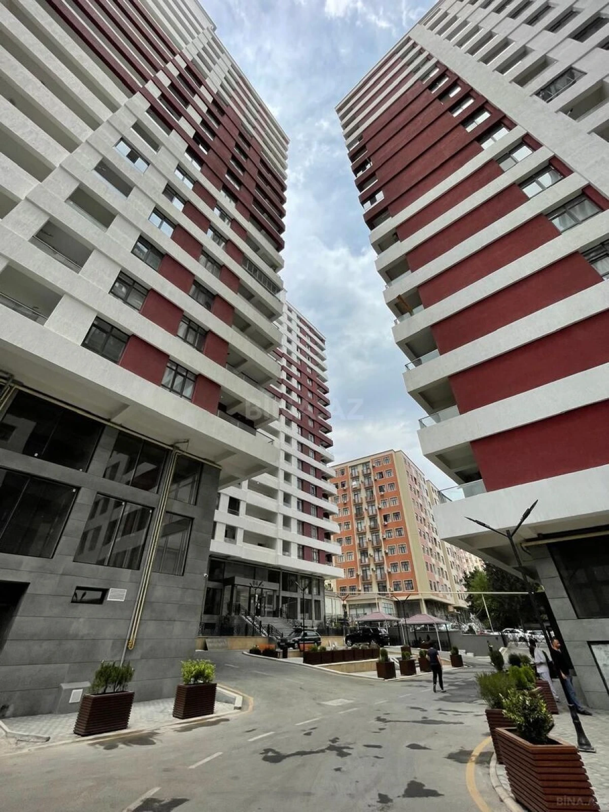Kirayə verilir 2 otaqlı mənzil 80 m²