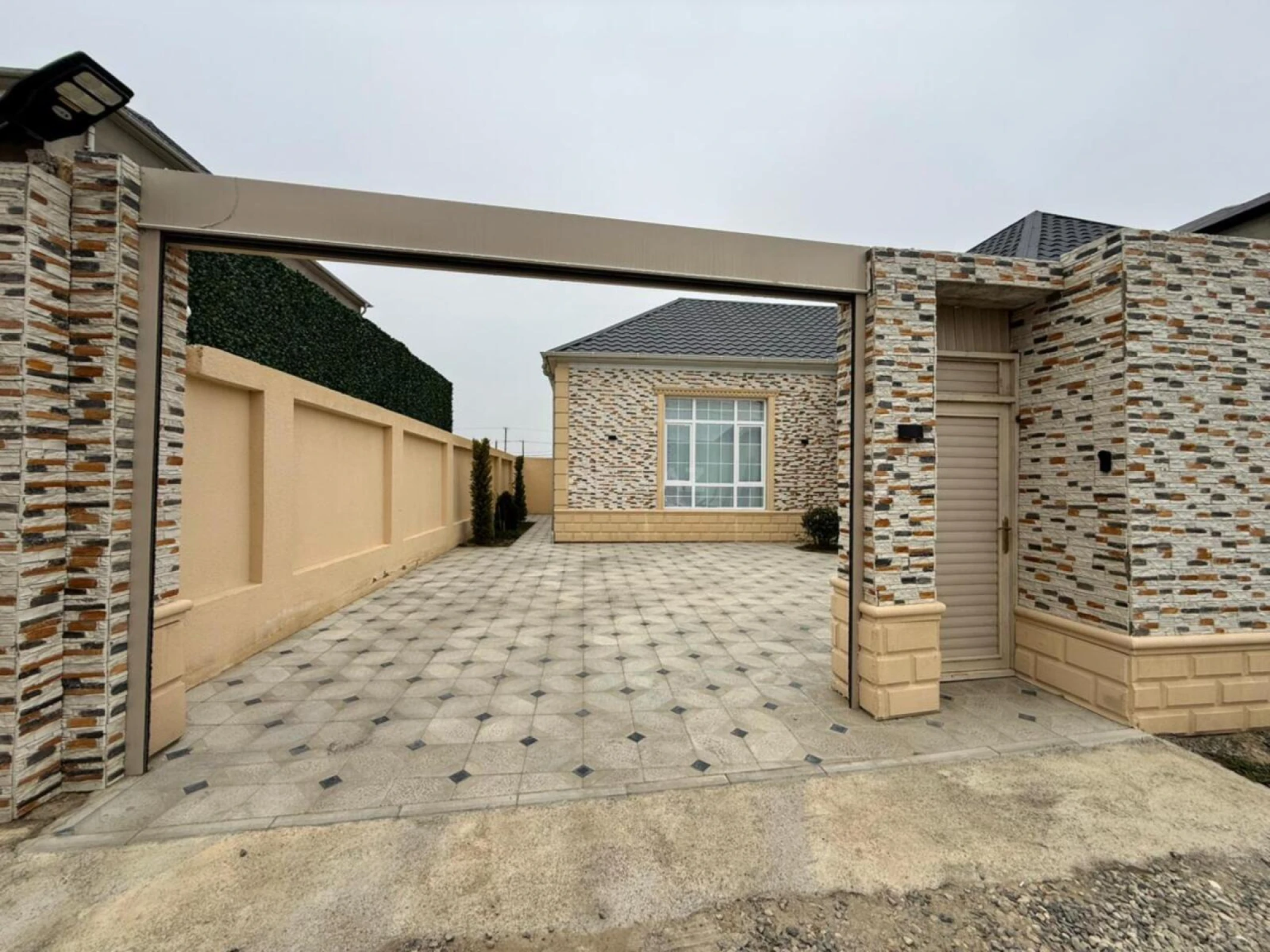 Satılır 4 otaqlı həyət evi 150 m²