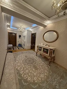 Satılır 3 otaqlı mənzil 176 m²