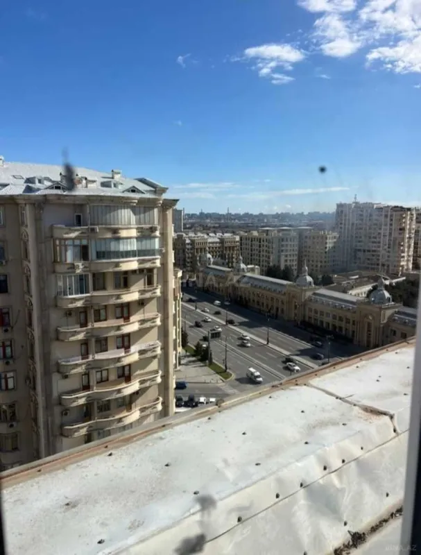 Satılır 2 otaqlı mənzil 68 m²