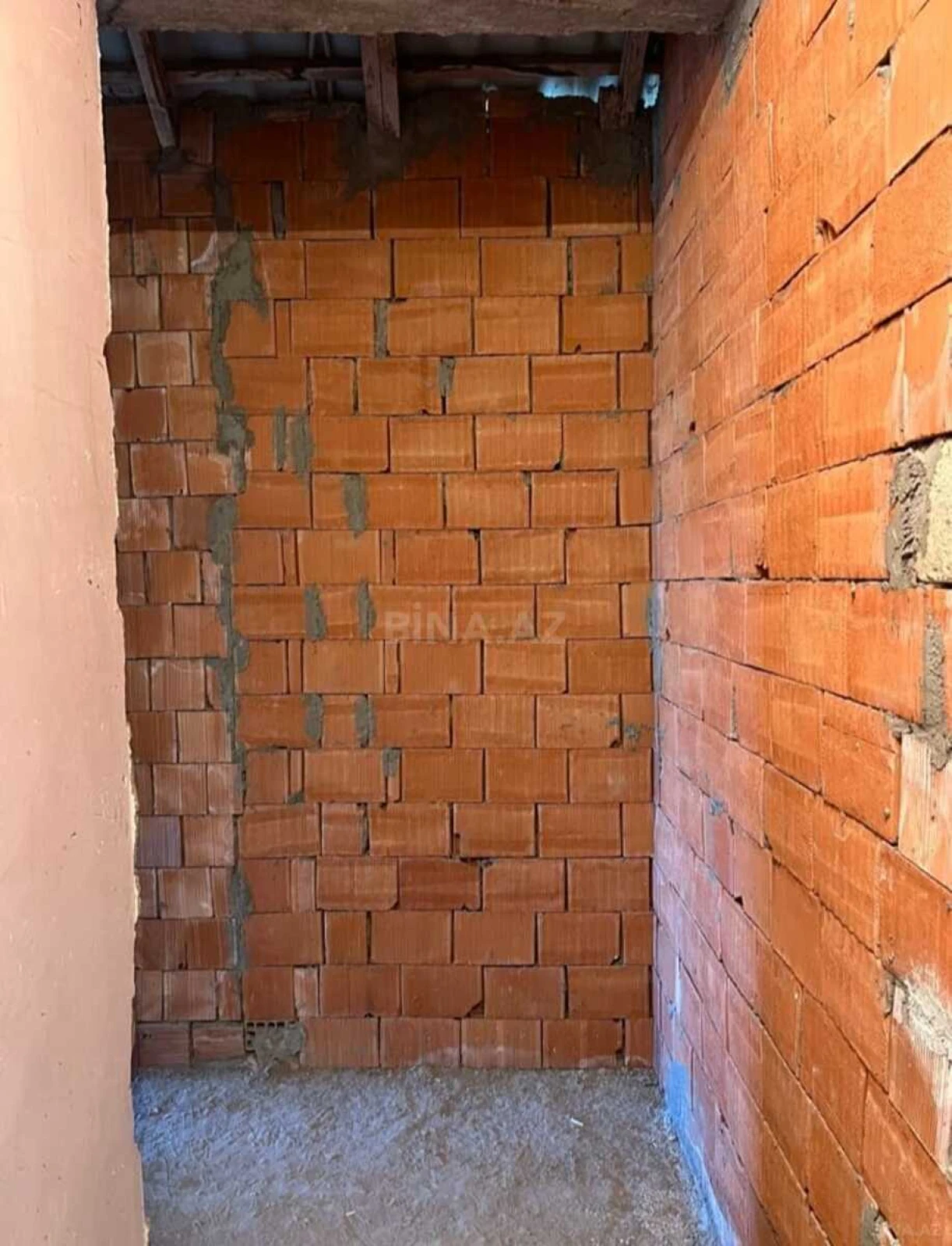 Satılır 2 otaqlı mənzil 68 m²