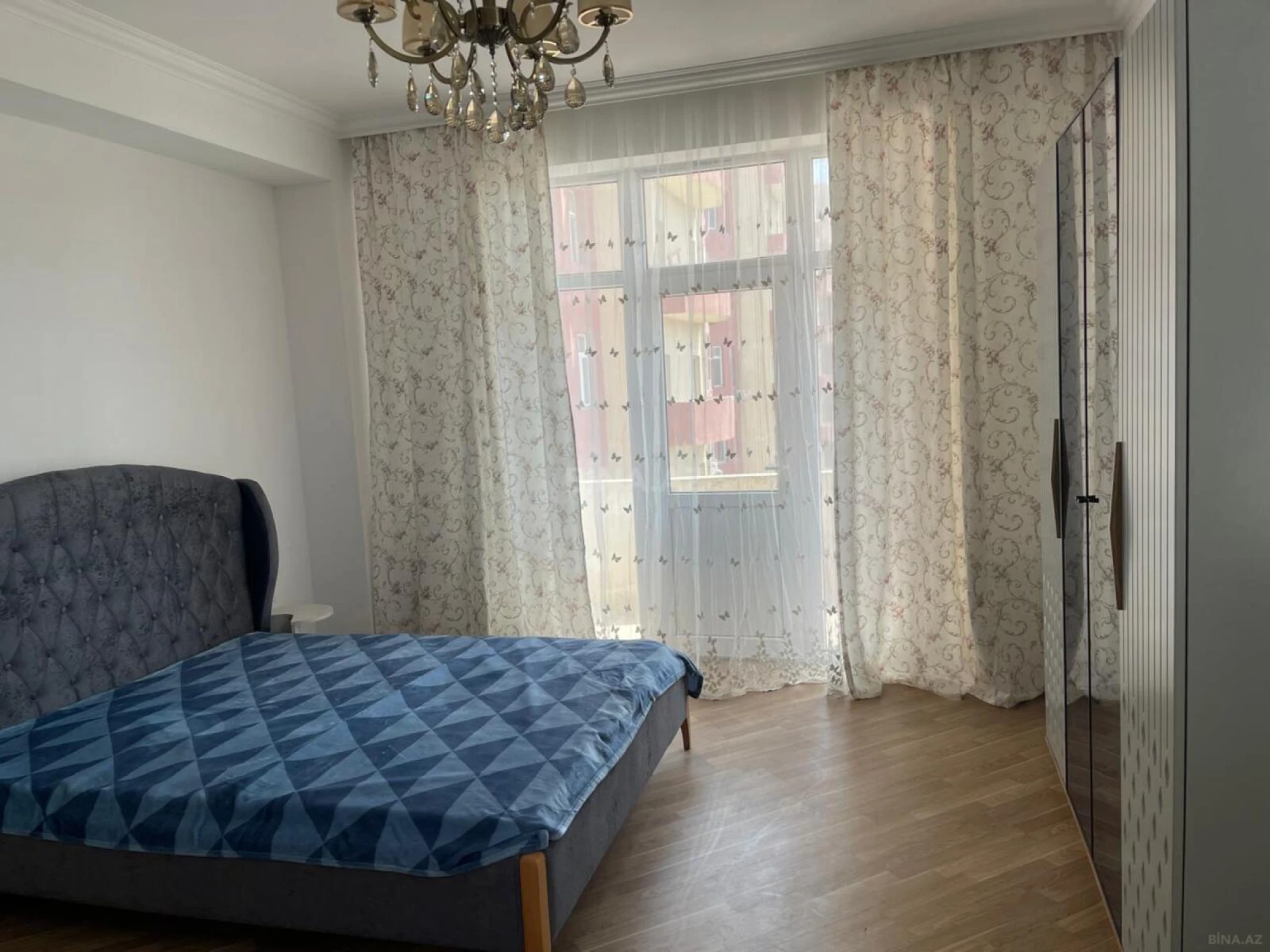 Kirayə verilir 2 otaqlı mənzil 65 m²