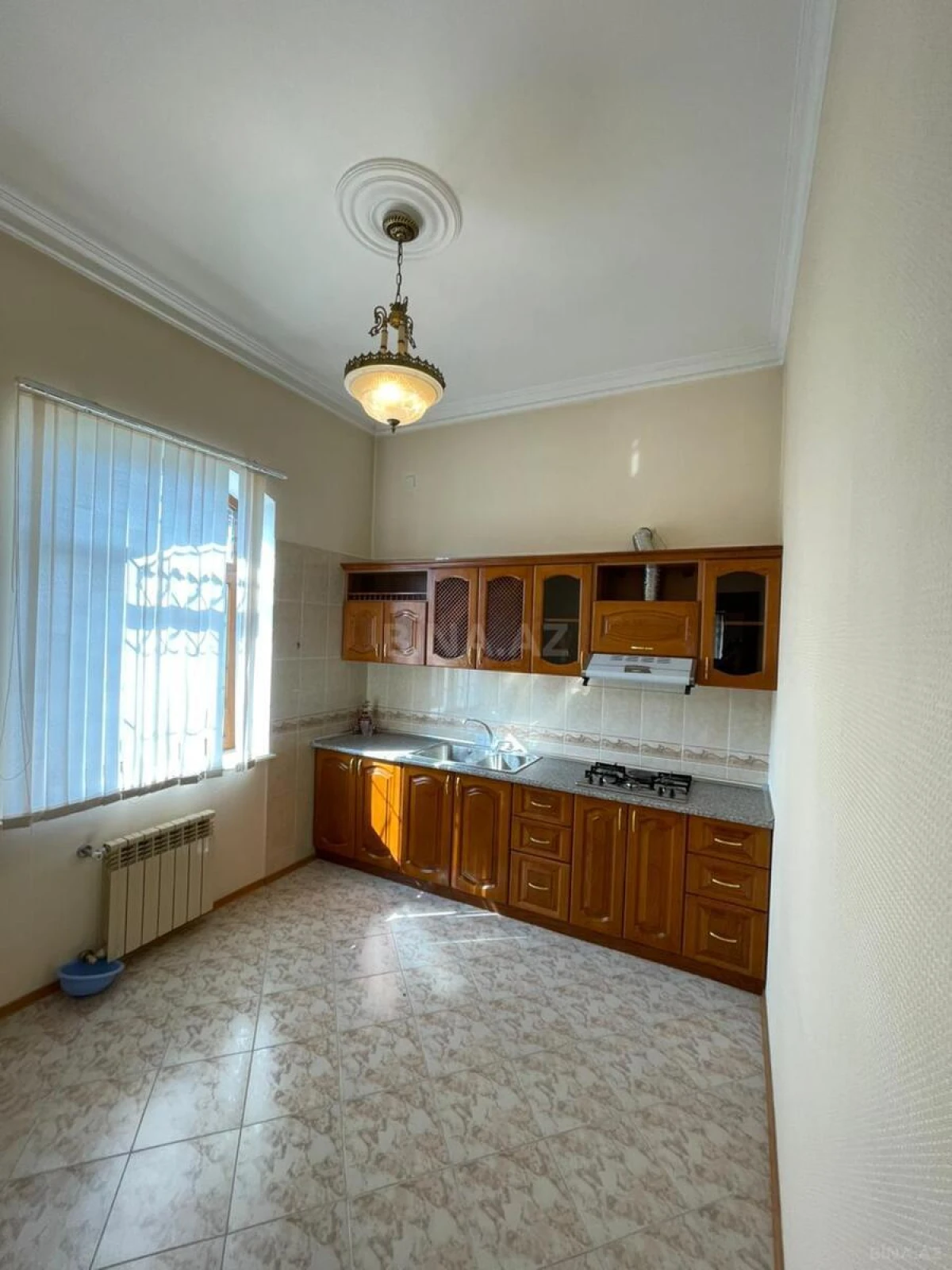 Satılır 10 otaqlı həyət evi 800 m²