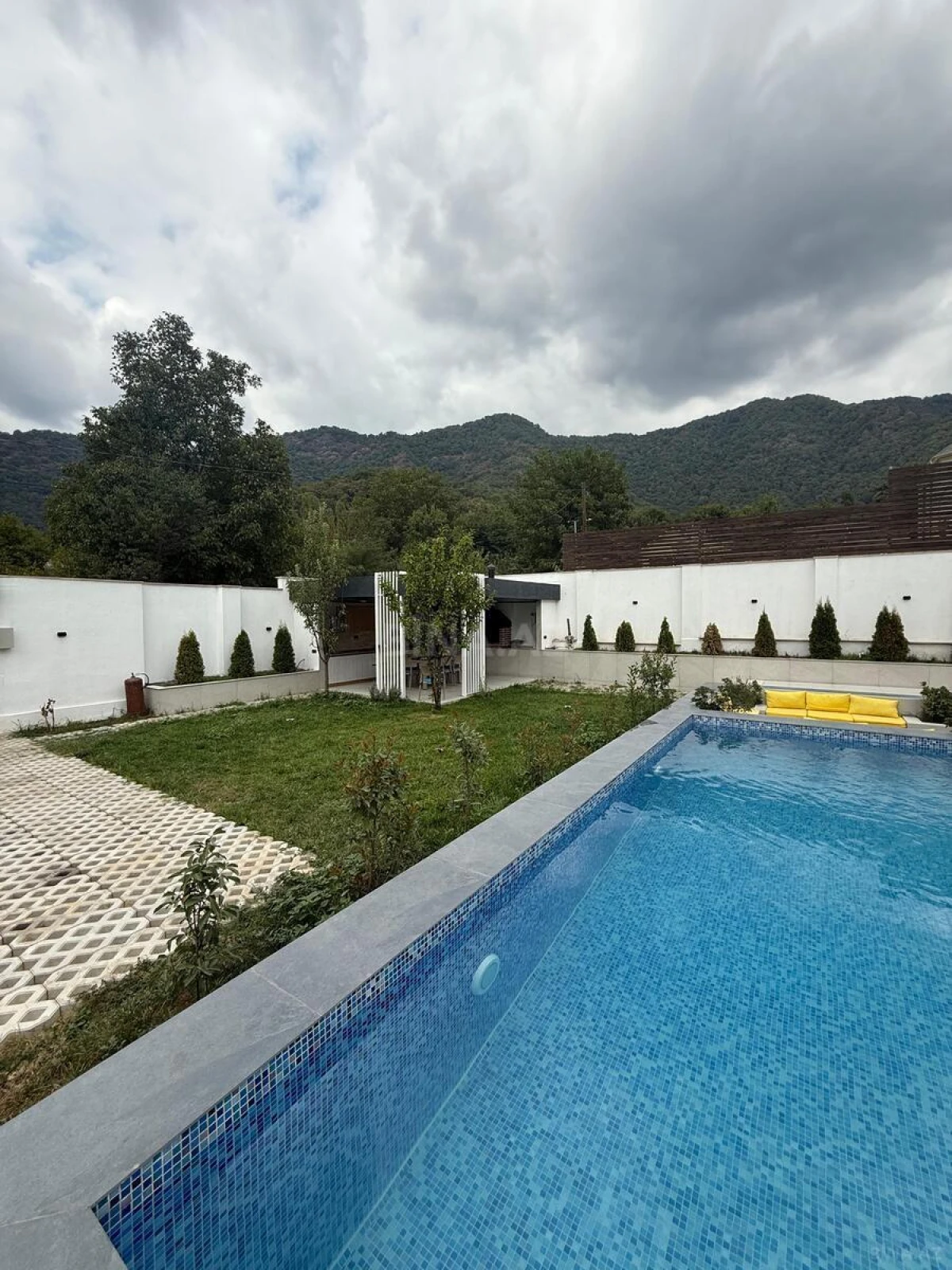 Satılır 4 otaqlı həyət evi 120 m²