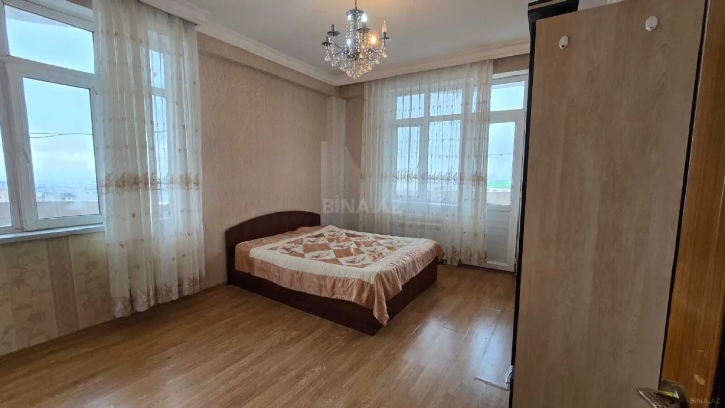 Satılır 3 otaqlı mənzil 110 m²