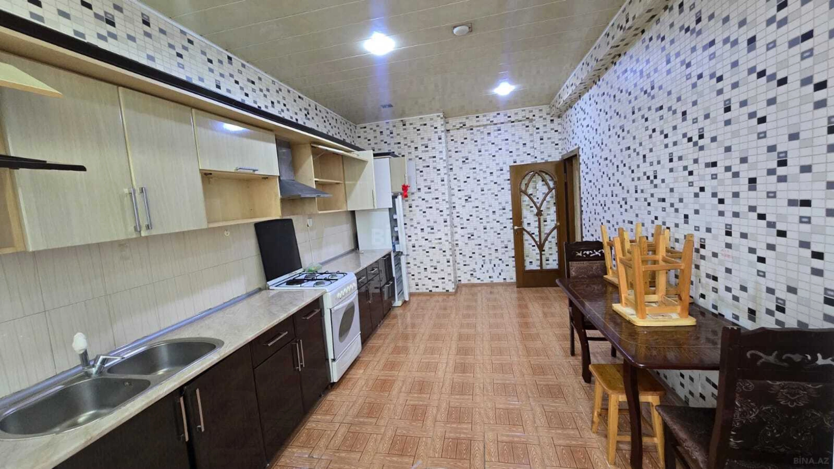 Satılır 3 otaqlı mənzil 110 m²