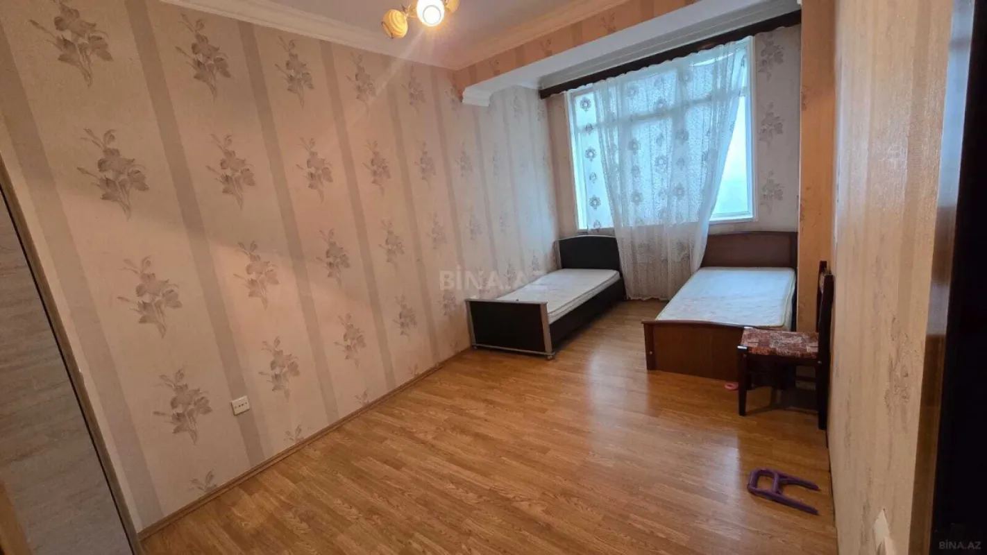 Satılır 3 otaqlı mənzil 110 m²