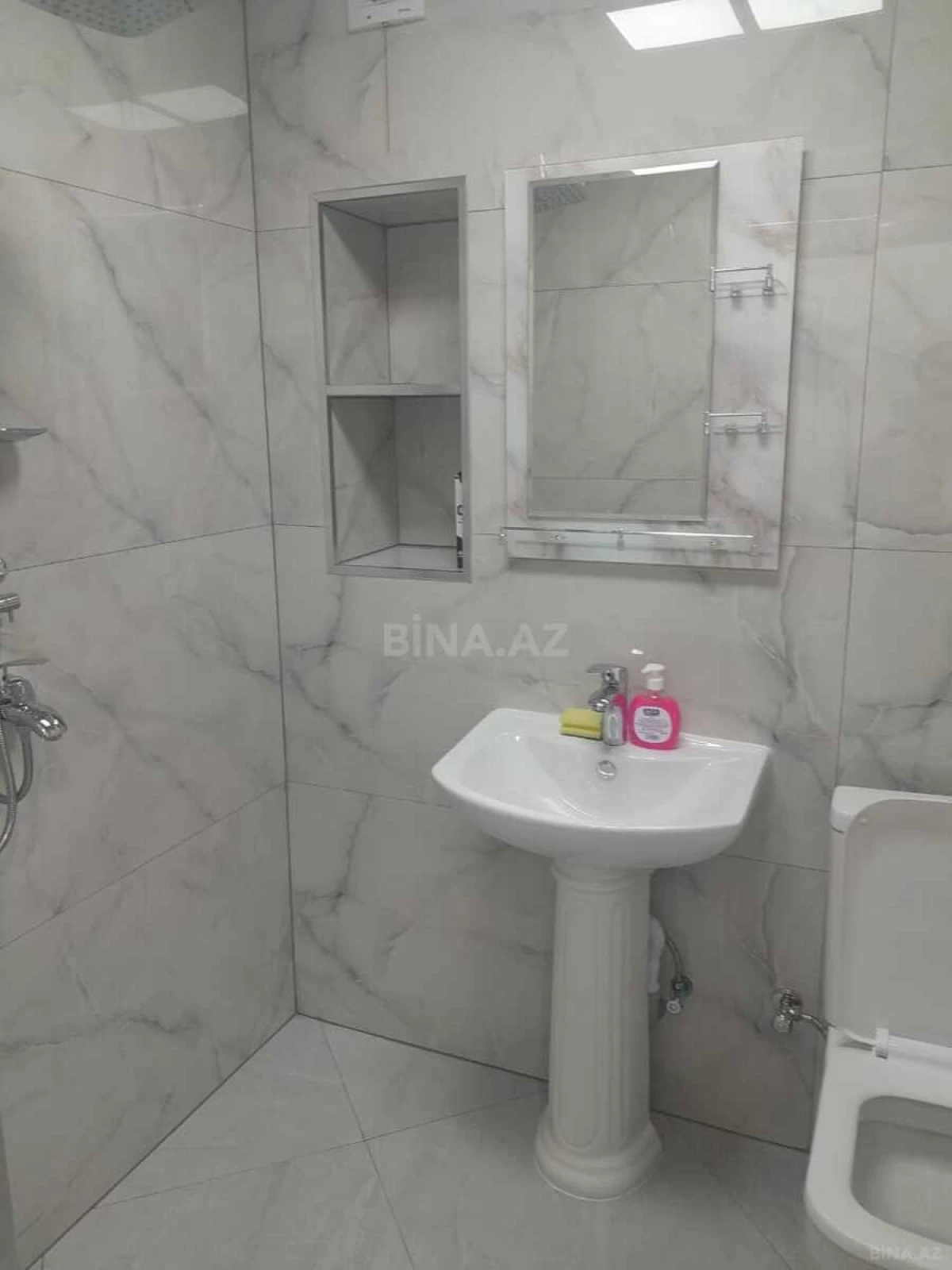 Kirayə verilir 3 otaqlı mənzil 70 m²