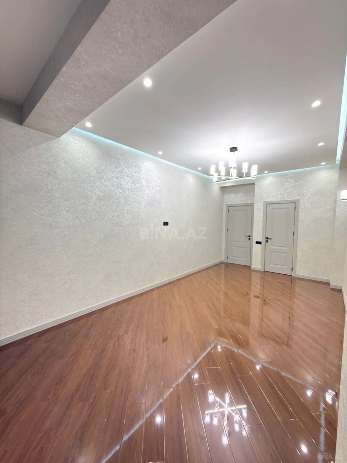 Satılır 3 otaqlı mənzil 148 m²