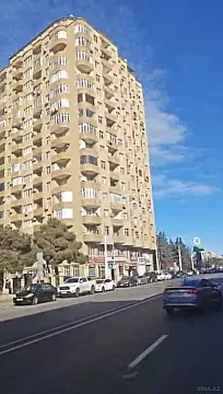 Satılır 4 otaqlı mənzil 180 m² — Bakı 4 otaq 180.00 m²