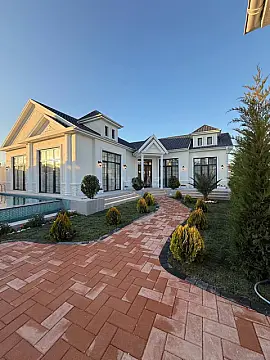 Satılır 4 otaqlı həyət evi 210 m²