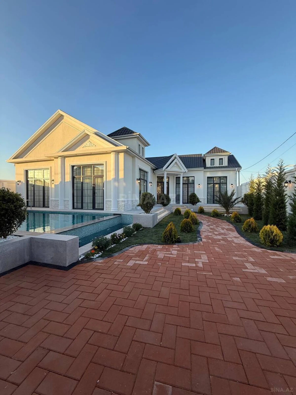 Satılır 4 otaqlı həyət evi 210 m²