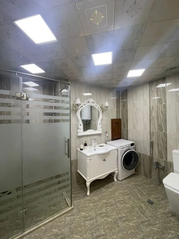 Kirayə verilir 2 otaqlı mənzil 110 m²