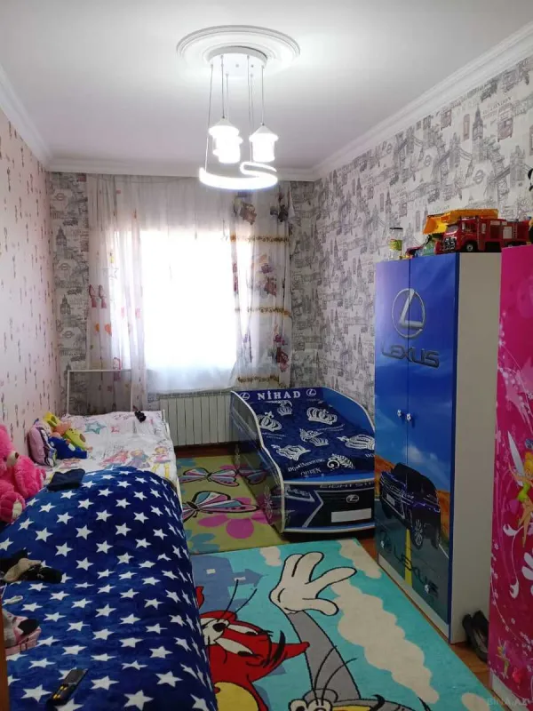 Satılır 5 otaqlı mənzil 100 m²