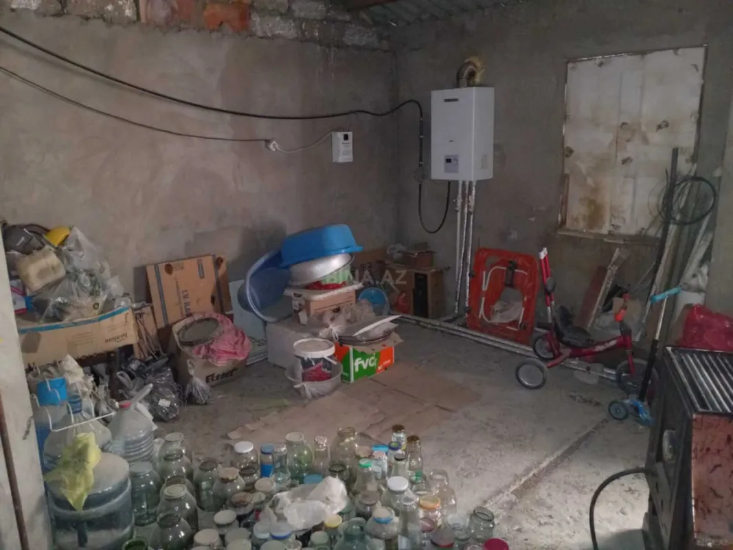 Satılır 5 otaqlı mənzil 100 m²