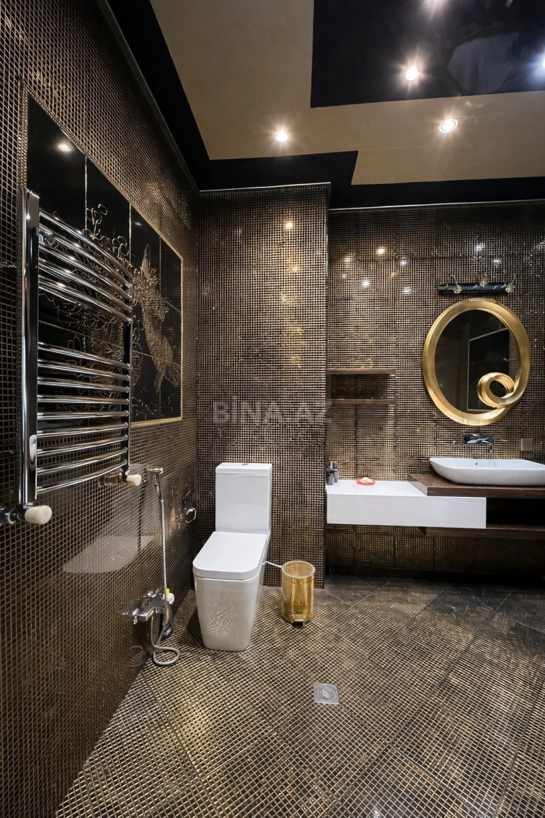 Satılır 4 otaqlı mənzil 180 m²