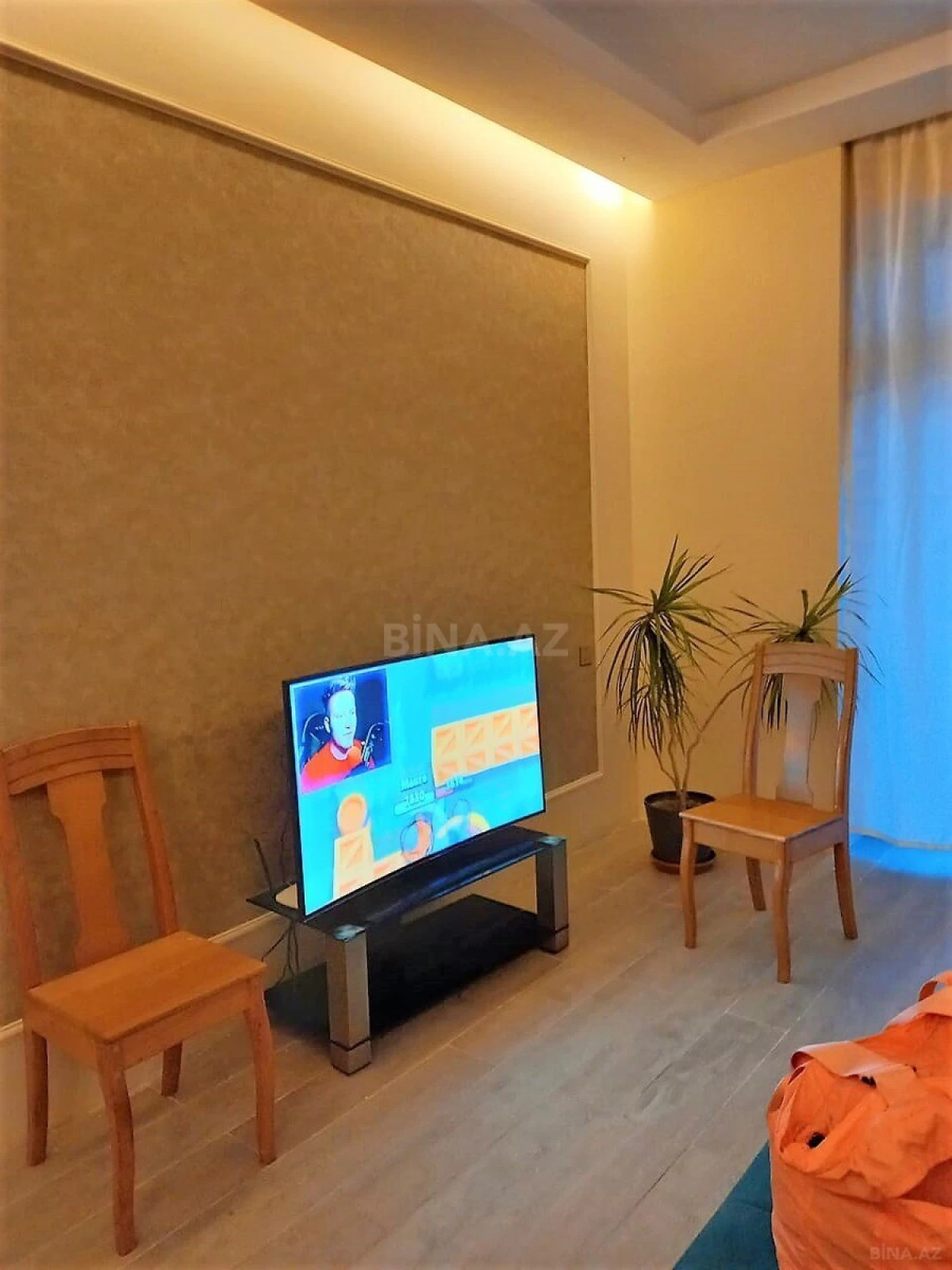 Kirayə verilir 2 otaqlı mənzil 65 m²