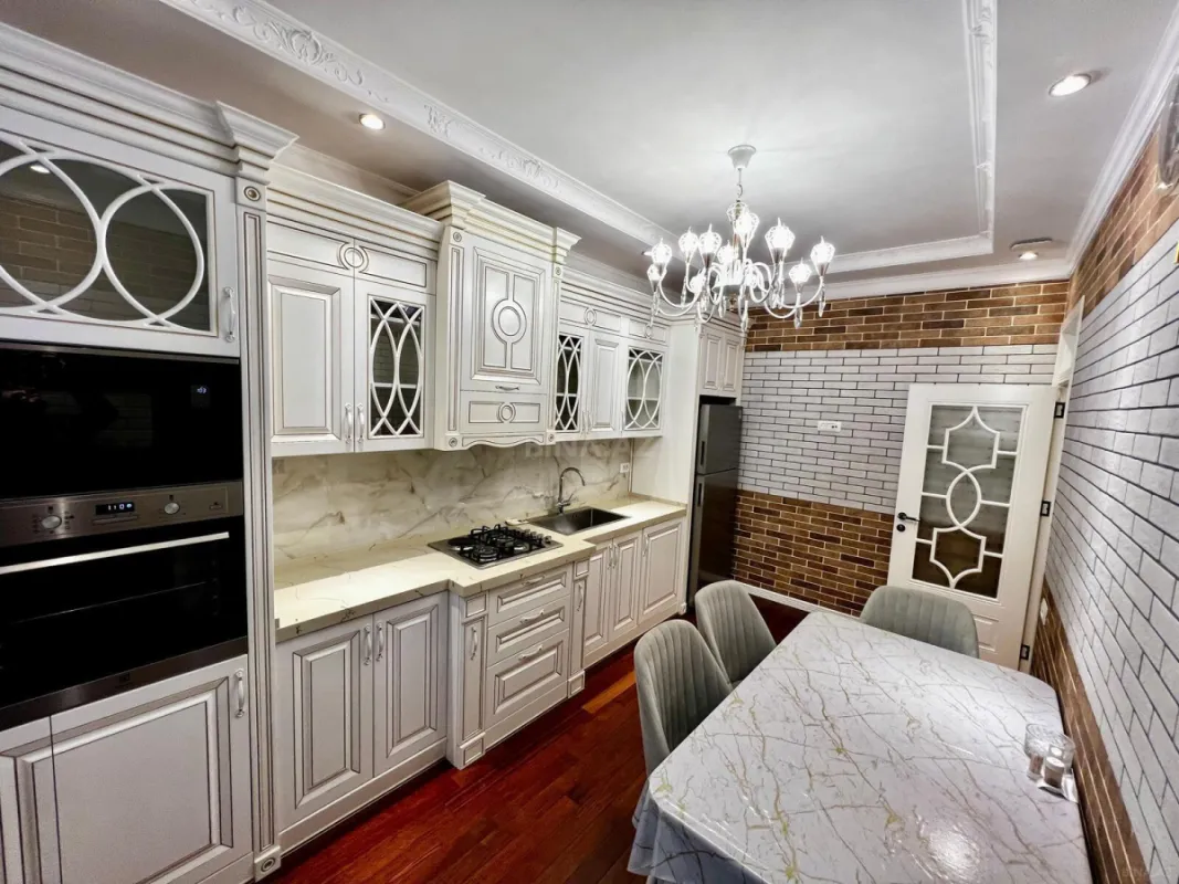 Satılır 3 otaqlı mənzil 120 m²