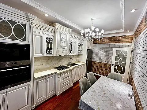 Satılır 3 otaqlı mənzil 120 m²