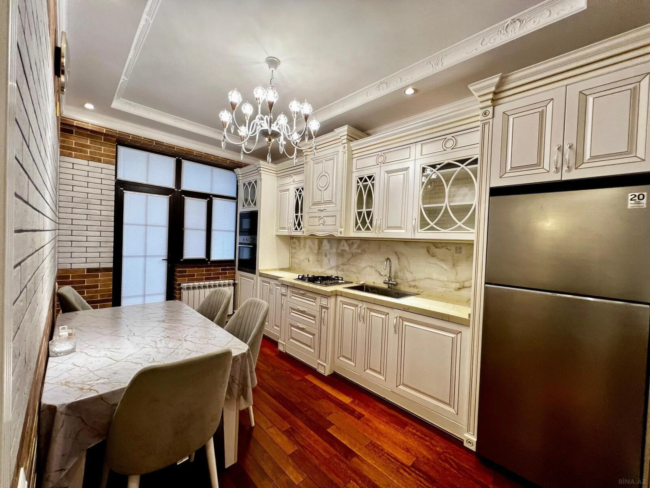 Satılır 3 otaqlı mənzil 120 m²