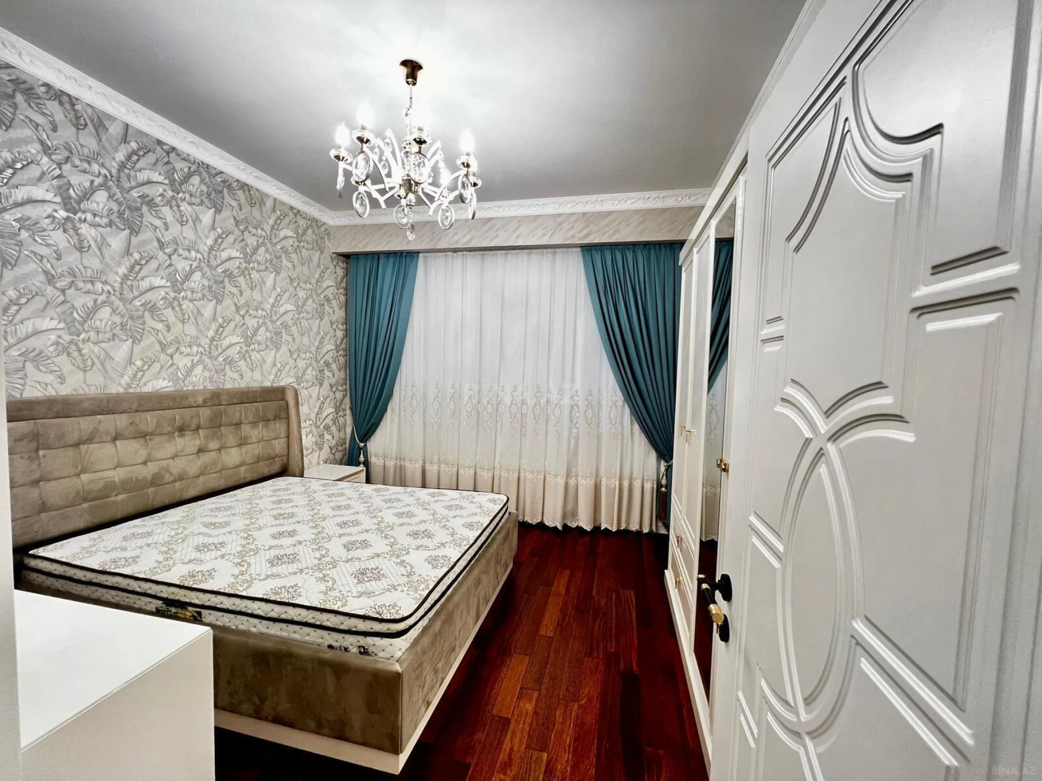 Satılır 3 otaqlı mənzil 120 m²