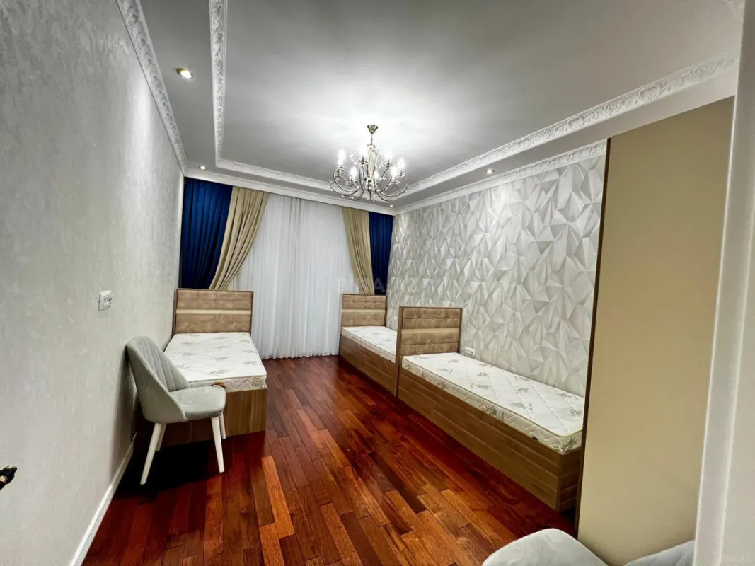 Satılır 3 otaqlı mənzil 120 m²