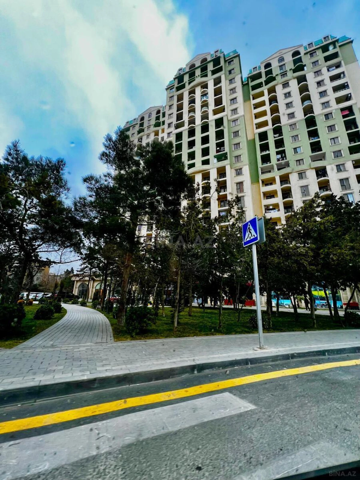 Satılır 3 otaqlı mənzil 120 m²