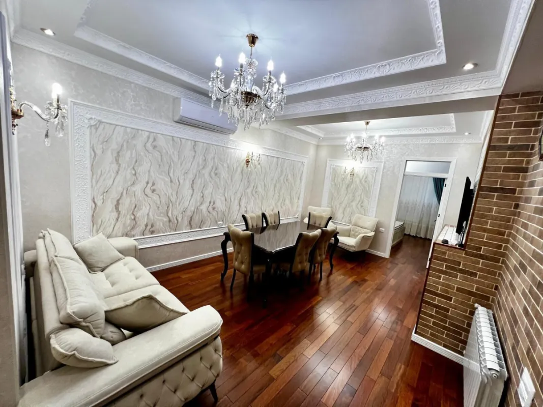 Satılır 3 otaqlı mənzil 120 m²