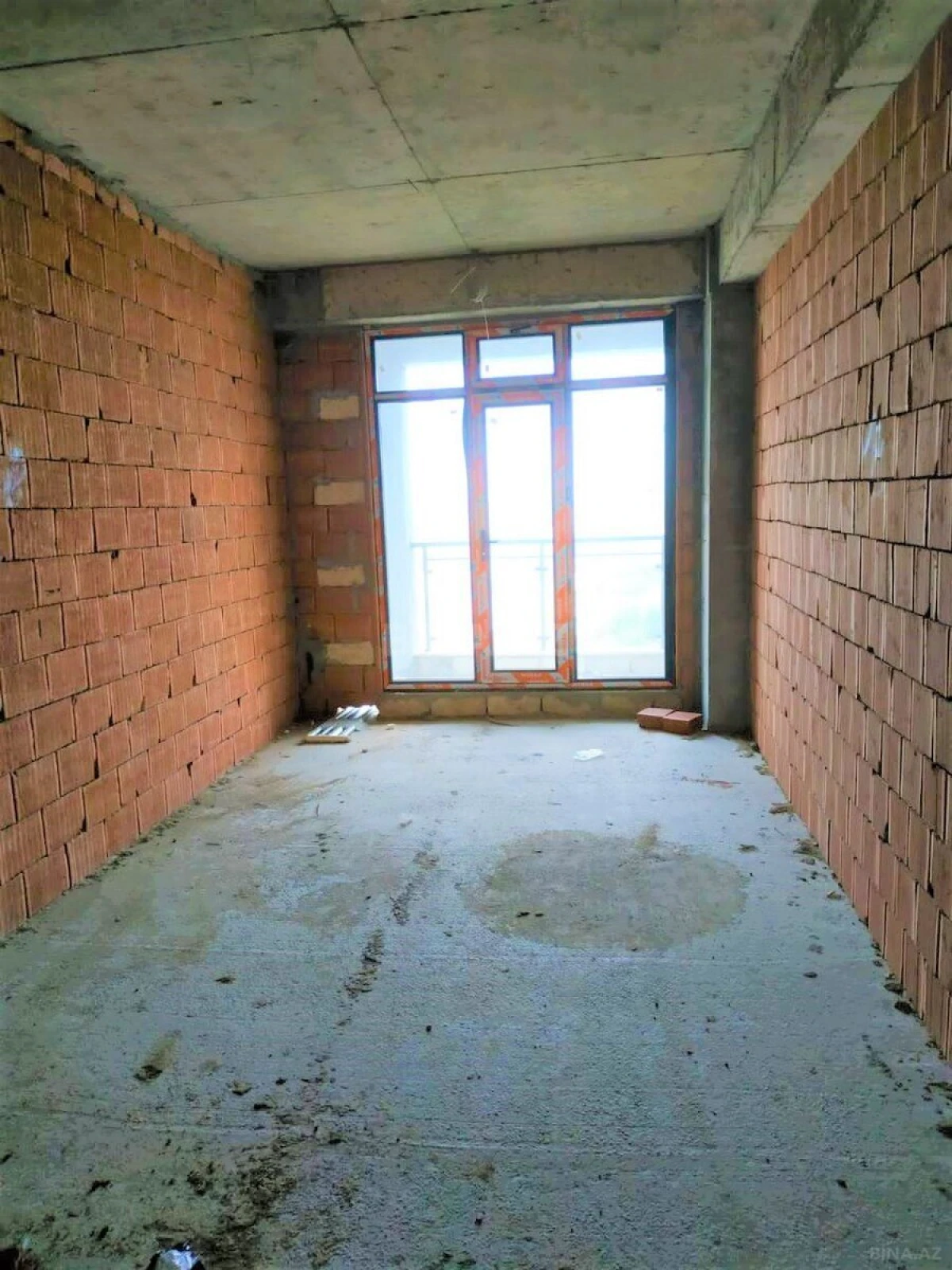 Satılır 2 otaqlı mənzil 95 m²