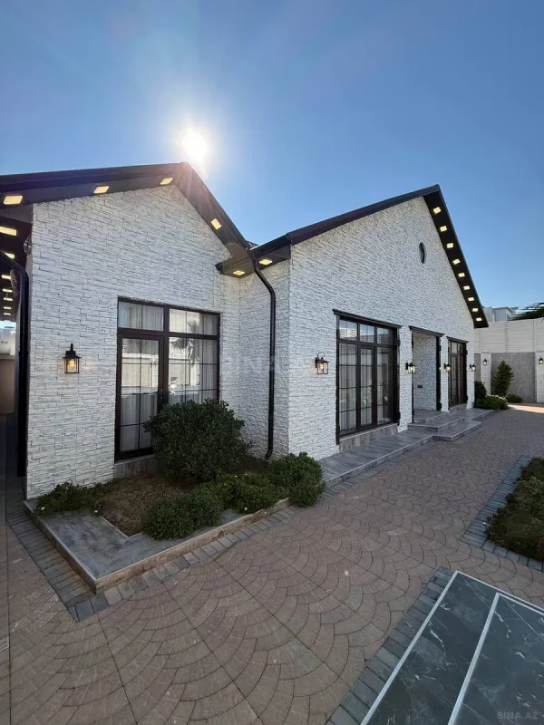 Satılır 5 otaqlı həyət evi 240 m²