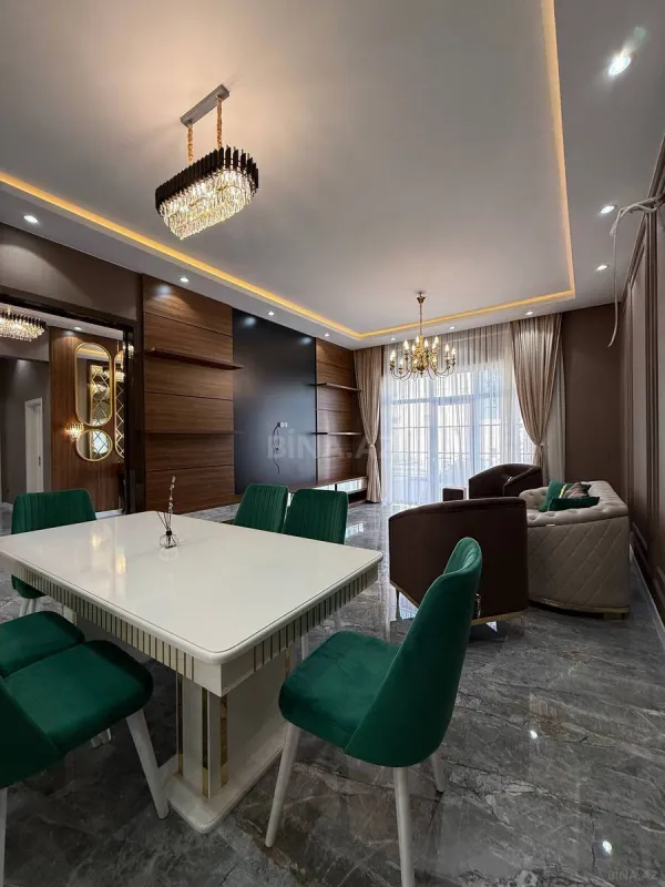 Satılır 5 otaqlı həyət evi 240 m²