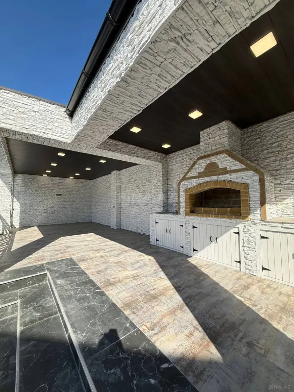 Satılır 5 otaqlı həyət evi 240 m²