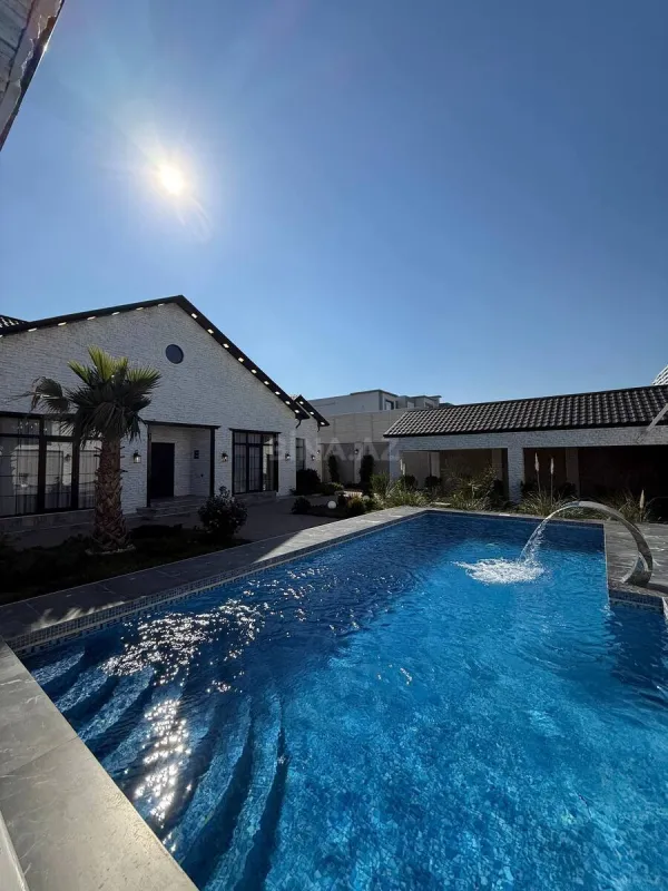 Satılır 5 otaqlı həyət evi 240 m²