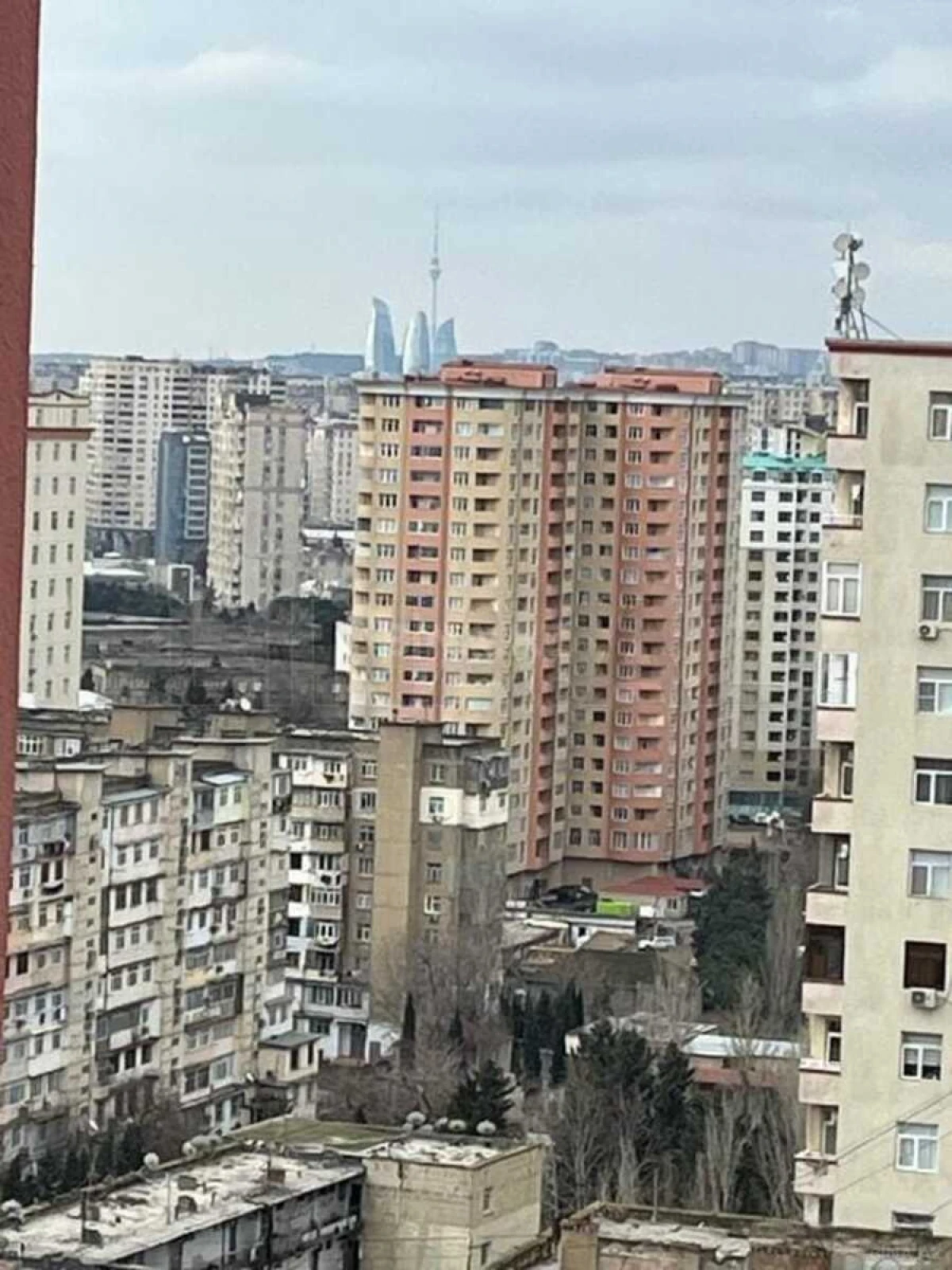 Satılır 2 otaqlı mənzil 65 m²