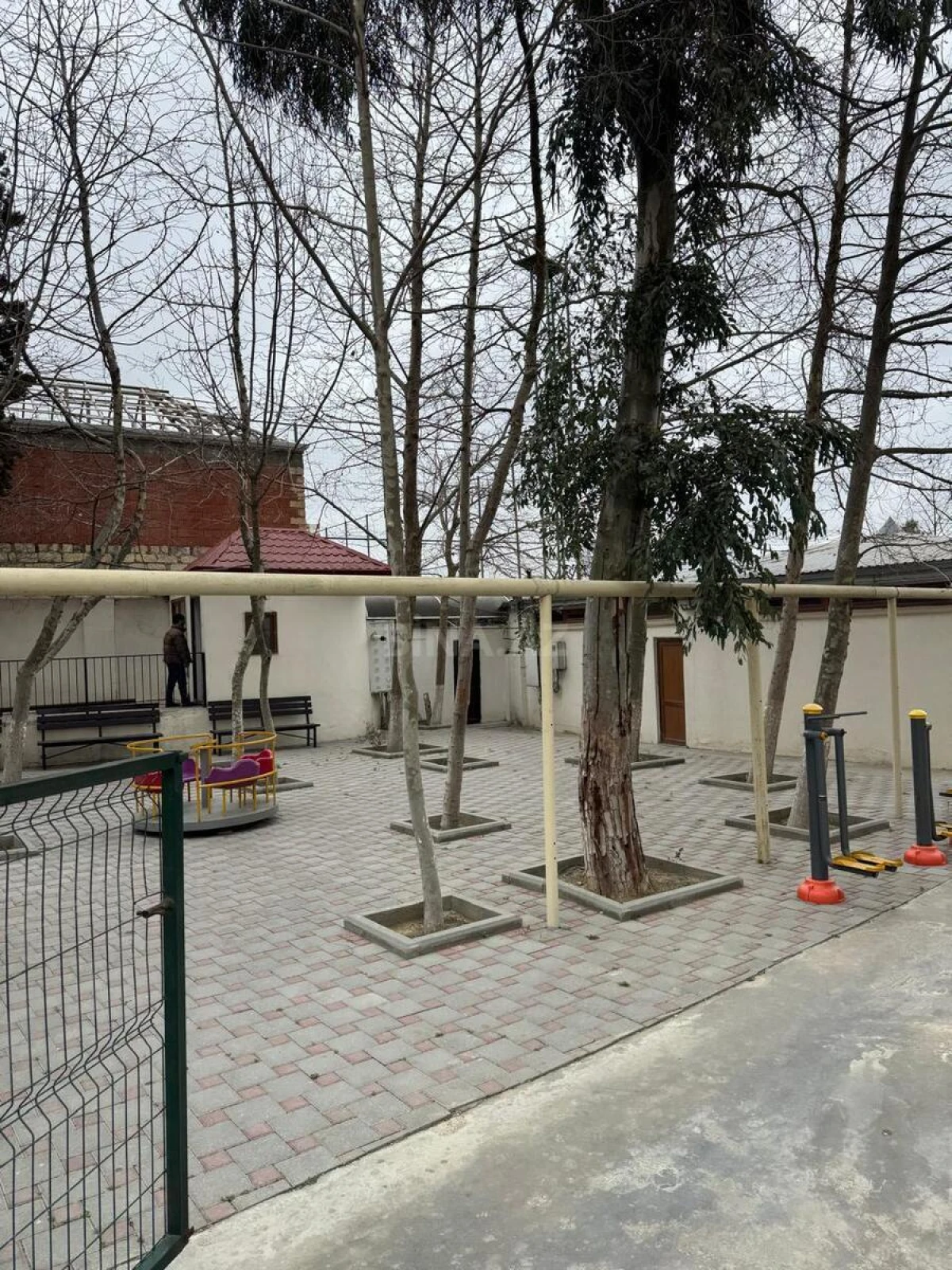 Satılır 2 otaqlı mənzil 85 m²