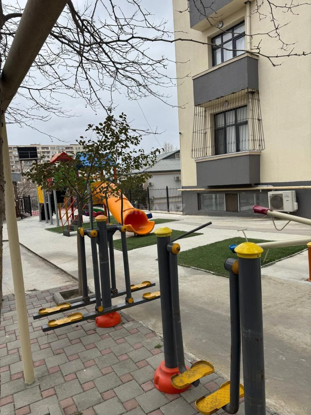 Satılır 2 otaqlı mənzil 85 m²