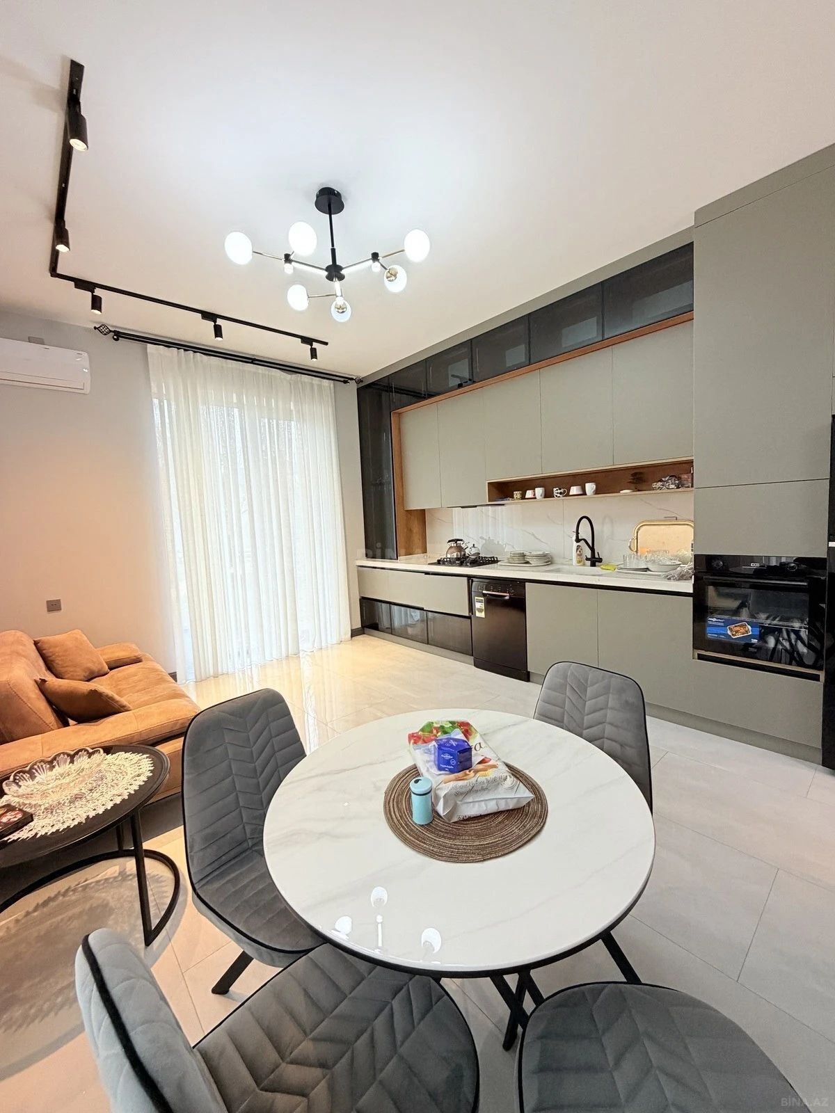 Kirayə verilir 5 otaqlı həyət evi 280 m²