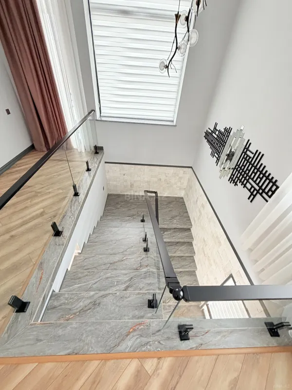 Kirayə verilir 5 otaqlı həyət evi 280 m²