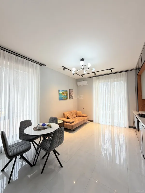 Kirayə verilir 5 otaqlı həyət evi 280 m²