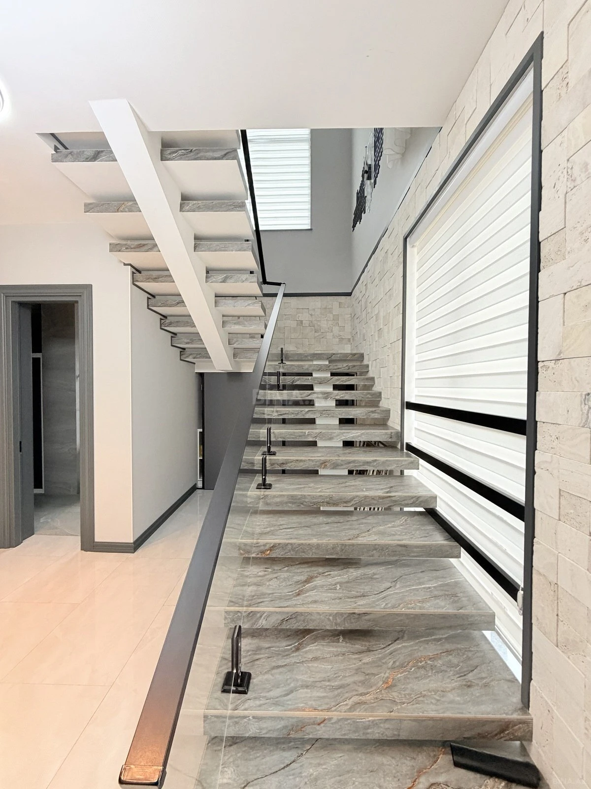 Kirayə verilir 5 otaqlı həyət evi 280 m²