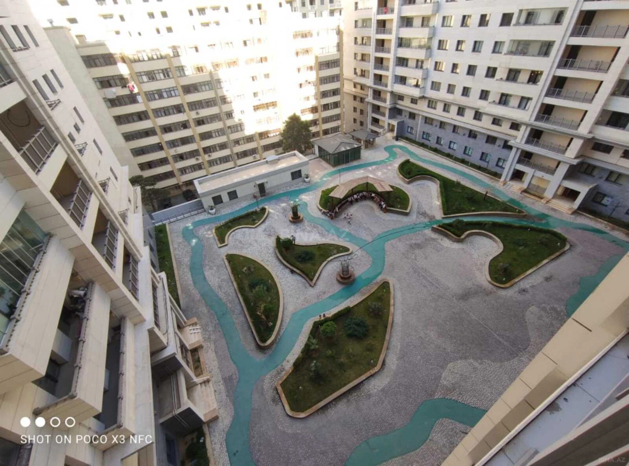 Satılır 3 otaqlı mənzil 136 m²