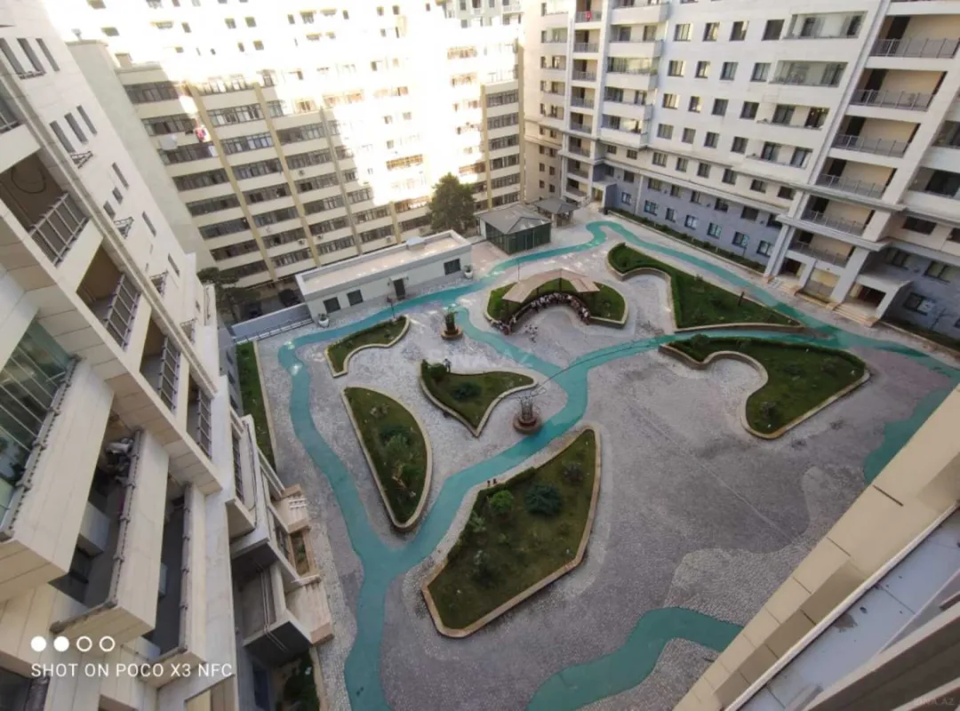 Satılır 3 otaqlı mənzil 136 m²